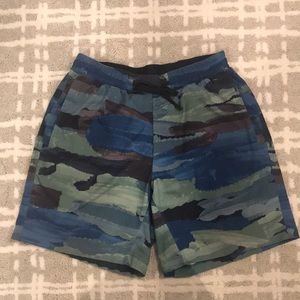 Men’s Lululemon board shorts